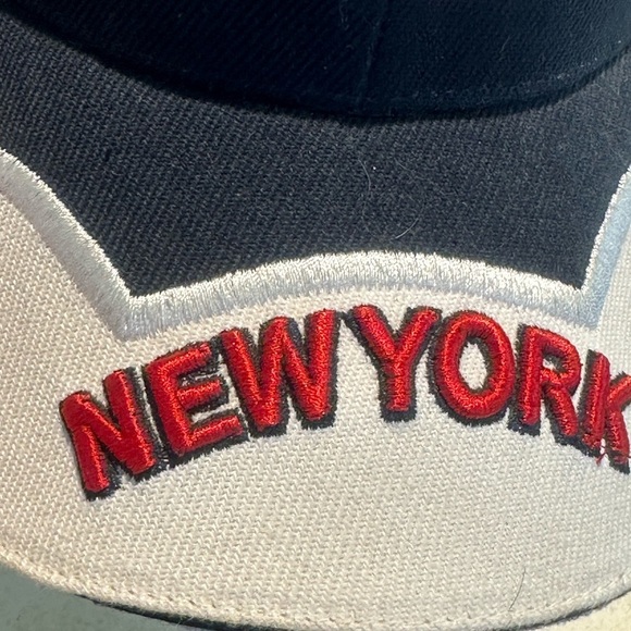 New York Beautifully Embroidered Cap 80% Acrylic 20% Wool. NEW with Tags - Picture 7 of 9